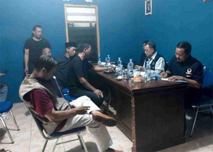 DPC Partai Nasional Demokrat (Nasdem) di Kabupaten Purbalingga menuntut Pargito mundur dari jabatan Sekertaris Dewan Pimpinan Cabang (DPD) Partai Nasdem Kabupaten Purbalingga.