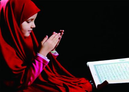 Wahai Wanita Muslim, Perbanyak Sholawat Hingga Baca Al Kahfi di Malam Jumat