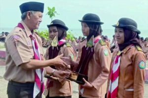 Satuan Karya Pramuka (Saka) Kalpataru Kwartir Cabang (Kwarcab) Gerakan Pramuka Kabupaten Purbalingga meraih prestasi dalam Perkemahan Bakti Kalpataru (Pertikalpataru) di Pantai Bandengan, Kabupaten Jepara. Satuan Karya Pramuka (Saka) Kalpataru Kwartir Cabang (Kwarcab) Gerakan Pramuka Kabupaten Purbalingga meraih prestasi dalam Perkemahan Bakti Kalpataru (Pertikalpataru) di Pantai Bandengan, Kabupaten Jepara.