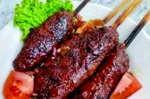 Sate Sapi Buntel. Foto: Instagram @utamiif Sate Sapi Buntel. Foto: Instagram @utamiif