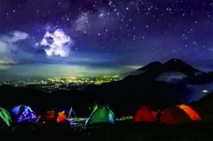 Di dataran tinggi Dieng, Kabupaten Banjarnegara, Jawa Tengah, suhu terdingin mencapai minus 1,24 derajat Celsius. Di dataran tinggi Dieng, Kabupaten Banjarnegara, Jawa Tengah, suhu terdingin mencapai minus 1,24 derajat Celsius.