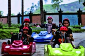 Golaga Skyline menjadi rujukan wahana baru yang cocok untuk keluarga saat berwisata di Goa Lawa Purbalingga (Golaga). Foto: www.goalawapurbalingga.com Golaga Skyline menjadi rujukan wahana baru yang cocok untuk keluarga saat berwisata di Goa Lawa Purbalingga (Golaga). Foto: www.goalawapurbalingga.com