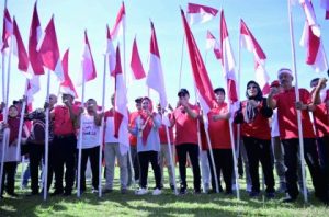 Pencanangan Gerakan Pembagian Bendera Merah Putih di Kabupaten Purbalingga dalam rangka Hari Ulang Tahun ke-76 Republik Indonesia di Lapangan Desa Metenggeng, Kecamatan Bojongsari, Jumat 28 Juli 2023. Pencanangan Gerakan Pembagian Bendera Merah Putih di Kabupaten Purbalingga dalam rangka Hari Ulang Tahun ke-76 Republik Indonesia di Lapangan Desa Metenggeng, Kecamatan Bojongsari, Jumat 28 Juli 2023.