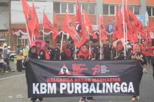 Keluarga Besar Marhaenis (KBM) Purbalingga mengikuti Pawai Budaya dan Muatan Lokal dalam rangka Hari Ulang Tahun (HUT) ke 78 Republik Indonesia (RI) di Kabupaten Purbalingga, Sabtu 19 Agustus 2023. Foto : Mahendra Yudhi Krisnha Keluarga Besar Marhaenis (KBM) Purbalingga mengikuti Pawai Budaya dan Muatan Lokal dalam rangka Hari Ulang Tahun (HUT) ke 78 Republik Indonesia (RI) di Kabupaten Purbalingga, Sabtu 19 Agustus 2023. Foto : Mahendra Yudhi Krisnha