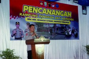 Kabag Ops AKP Tri Arjo Irianto mewakili Kapolres Purbalingga AKBP Hendra Irawan mencanangkan Kampung Tangguh Tangguh Bebas Narkoba di Aula Balai Desa Meri, Jumat 11 Agustus 2023. Kabag Ops AKP Tri Arjo Irianto mewakili Kapolres Purbalingga AKBP Hendra Irawan mencanangkan Kampung Tangguh Tangguh Bebas Narkoba di Aula Balai Desa Meri, Jumat 11 Agustus 2023.