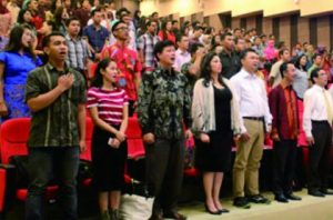 Jangan Silangkan Tangan Kanan di Dada Kiri Saat Menyanyi dan Mendengar Lagu Indonesia Raya Jangan Silangkan Tangan Kanan di Dada Kiri Saat Menyanyi dan Mendengar Lagu Indonesia Raya