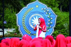Bupati Purbalingga Dyah Hayuning Pratiwi memberikan sambutan saat Jambore Pemberdayaan Kesejahteraan Keluarga (PKK) di Area Wisata D’Las Serang Kecamatan Karangreja, Jumat 4 Agustus 2023. Bupati Purbalingga Dyah Hayuning Pratiwi memberikan sambutan saat Jambore Pemberdayaan Kesejahteraan Keluarga (PKK) di Area Wisata D’Las Serang Kecamatan Karangreja, Jumat 4 Agustus 2023.