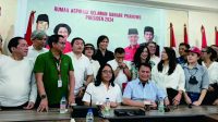 Sekelompok seniman, artis, hingga influencer yang menamakan diri Extrava Ganjar mendukung Bakal Calon Presiden (Bacapres) Ganjar Pranowo di pemilu 2024, di Rumah Aspirasi Ganjar Pranowo, Jalan Diponegoro, Jakarta Pusat, belum lama ini. Sekelompok seniman, artis, hingga influencer yang menamakan diri Extrava Ganjar mendukung Bakal Calon Presiden (Bacapres) Ganjar Pranowo di pemilu 2024, di Rumah Aspirasi Ganjar Pranowo, Jalan Diponegoro, Jakarta Pusat, belum lama ini.
