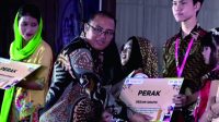 Nabhan Musthofa Alghozy (Ozy), pelajar tingkat 3 SMALB Purba Adhi Suta Purbalingga meraih Juara 2 tingkat Nasional pada Festival dan Lomba Seni Siswa Nasional (FLS2N) 2023 untuk kategori lomba desain grafis, di Jakarta, 19 Agustus 2023 Nabhan Musthofa Alghozy (Ozy), pelajar tingkat 3 SMALB Purba Adhi Suta Purbalingga meraih Juara 2 tingkat Nasional pada Festival dan Lomba Seni Siswa Nasional (FLS2N) 2023 untuk kategori lomba desain grafis, di Jakarta, 19 Agustus 2023