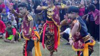 Festival Ebeg Piala Bupati Purbalingga tahun 2023, di lapangan Kelurahan Penambongan, Kecamatan Purbalingga, Minggu 27 Agustus 2023. Festival Ebeg Piala Bupati Purbalingga tahun 2023, di lapangan Kelurahan Penambongan, Kecamatan Purbalingga, Minggu 27 Agustus 2023.