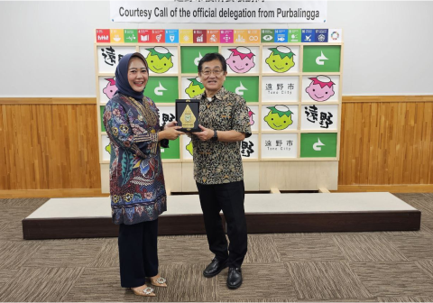 Pemerintah Kabupaten (Pemkab) Purbalingga dan Kota Tono (Tono City) Jepang, jalin kerjasama. Bupati Purbalingga, Dyah Hayuning Pratiwi dan Walikota Tono City, Kazuhiko Tada menandatangani kesepakatan bersama magang atau penempatan tenaga asal Purbalingga di kota yang berada di Perfektur Iwate, Jepang.