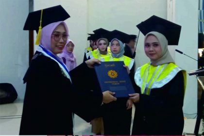 Universitas Al-Irsyad Cilacap melaksanakan Wisuda dan Angkat Sumpah XXVII di Gedung Patra Graha Pertamina Cilacap, Sabtu 14 Oktober 2023. Foto: Estanto Prima Yuniarto