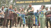 Bupati Purbalingga, Dyah Hayuning Pratiwi bersama Komandan Kodim 0702/Purbalingga, Letkol Inf Dipo Sabungan Lumban Gaol saat penutupan TNI Manunggal Membangun Desa (TMMD) Sengkuyung Tahap III Tahun 2023 yang terpusat di Desa Cendana, Kecamatan Kutasari, Kamis 19 Oktober 2023. Bupati Purbalingga, Dyah Hayuning Pratiwi bersama Komandan Kodim 0702/Purbalingga, Letkol Inf Dipo Sabungan Lumban Gaol saat penutupan TNI Manunggal Membangun Desa (TMMD) Sengkuyung Tahap III Tahun 2023 yang terpusat di Desa Cendana, Kecamatan Kutasari, Kamis 19 Oktober 2023.