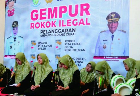 Sosialisasi Gempur Rokok Ilegal melibatkan dari Forum Komunikasi Media Tradisional (FK Metra) Desa Ponjen, di Aula Desa Ponjen, Kecamatan Karanganyar, Rabu 13 Desember2023.