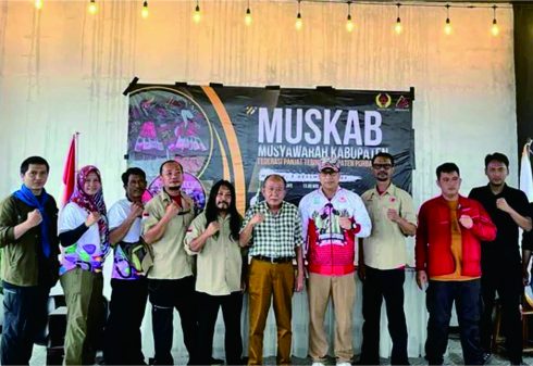 Mochamad Ichwan terpilih sebagai Ketua Umum Federasi Panjat Tebing Indonesia (FPTI) Kabupaten Purbalingga, di Satu Kata Cafe, Minggu 3 Desember 2023..