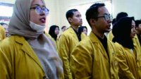 Pelepasan sebanyak 134 mahasiswa Unsoed Purwokerto yang akan melaksanakan KKN di 13 Desa di wilayah Kecamatan Karanganyar, di aula Bappelitbangda Kabupaten Purbalingga, Kamis 4 Januari 2024. Pelepasan sebanyak 134 mahasiswa Unsoed Purwokerto yang akan melaksanakan KKN di 13 Desa di wilayah Kecamatan Karanganyar, di aula Bappelitbangda Kabupaten Purbalingga, Kamis 4 Januari 2024.