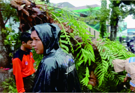Hujan deras dan angin melanda wilayah Kecamatan Purbalingga, Rabu 3 Januari 2024 sore.