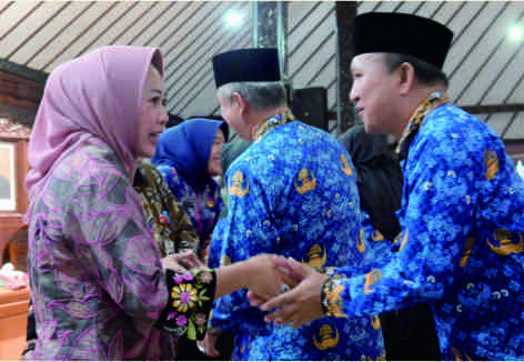 Bupati Purbalingga, Dyah Hayuning Pratiwi (Tiwi) kembali menata ulang pejabat Administrator di lingkungan Pemkab Purbalingga, di Pendopo Dipokusumo, Jum'at 5 Januari 2024 Sore.