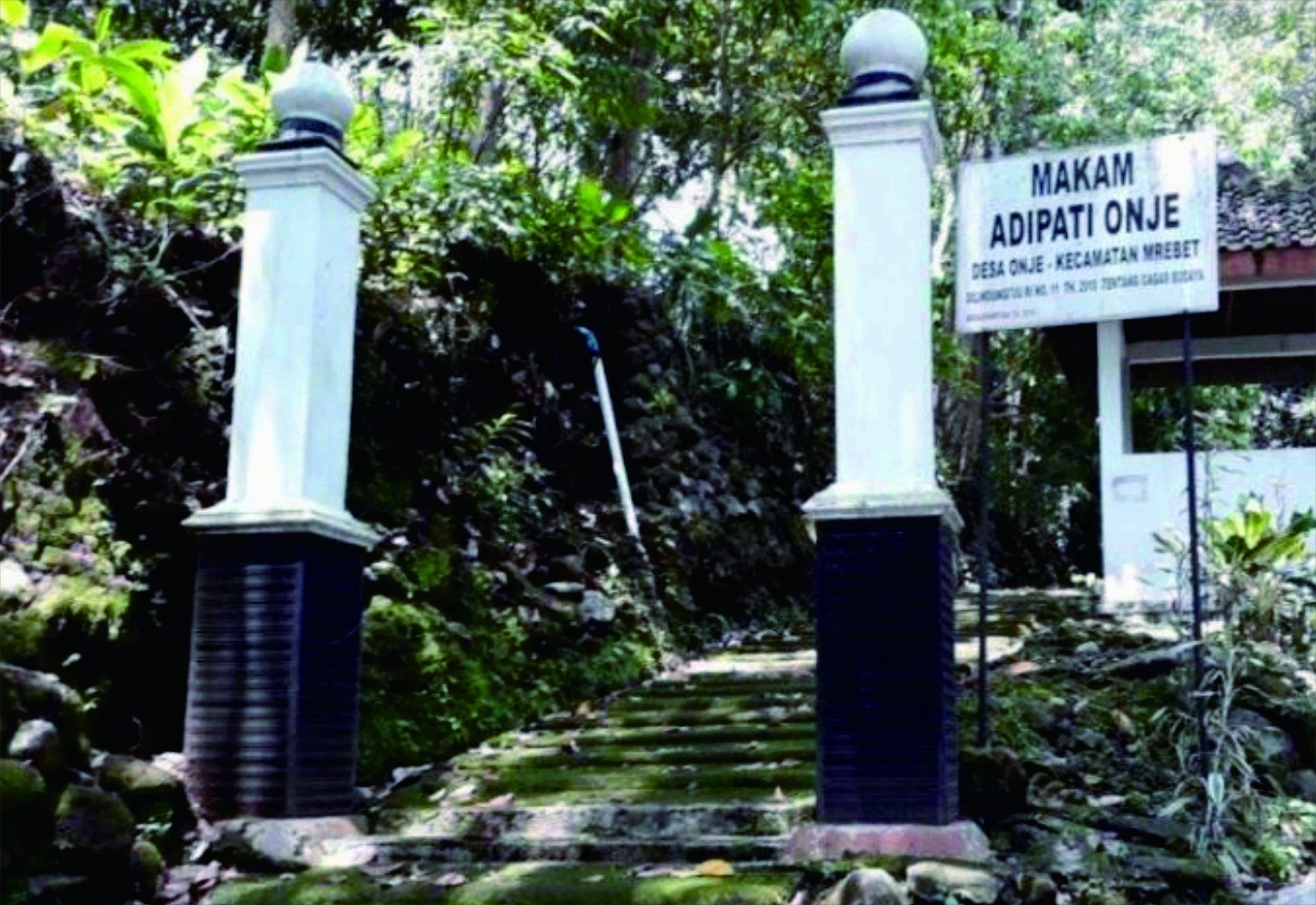 Makam Adipati Onje di Desa Wisata Onje Purbalingga. Foto: Badar Noor Makam Adipati Onje di Desa Wisata Onje Purbalingga. Foto: Badar Noor