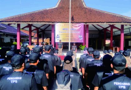 Pengawas Pemilu Kecamatan (Panwaslucam) di Kabupaten Purbalingga melaksanakan Apel Siaga Pengawasan Masa Tenang, Minggu 11 Februari 2024.