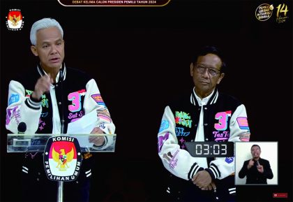 Ganjar Pranowo, Calon Presiden (Capres) nomor urut 3, menyampaikan pernyataan penutup Ganjar-Mahfud dalam debat Capres ke 5 atau terakhir untuk Pemilu 2024, di Jakarta Convention Center, Minggu 4 Februari 2024. Foto: Tangkapan Layar Youtube KPU RI