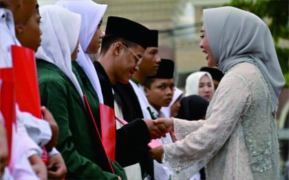 Duet Bupati Dyah Hayuning Pratiwi dan Wakil Bupati Sudono terus mendorong kehidupan masyarakat Purbalingga yang religious, beriman dan bertaqwa. Duet Bupati Dyah Hayuning Pratiwi dan Wakil Bupati Sudono terus mendorong kehidupan masyarakat Purbalingga yang religious, beriman dan bertaqwa.