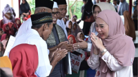 Bupati Purbalingga, Dyah Hayuning Pratiwi (Tiwi) saat Amaliyah Ramadhan Salat Ashar Keliling di Masjid Hajar Aswad Desa Munjul, Kecamatan Kutasari, Jumat 22 Maret 2024. Bupati Purbalingga, Dyah Hayuning Pratiwi (Tiwi) saat Amaliyah Ramadhan Salat Ashar Keliling di Masjid Hajar Aswad Desa Munjul, Kecamatan Kutasari, Jumat 22 Maret 2024.