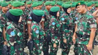 Panglima Komando Daerah Militer (Pangdam) IV/Diponegoro, Mayor Jenderal (Mayjend) Tandyo Budi Revita melepas 426 prajurit TNI dari Batalyon Infanteri 406/Chandra Kusuma (Yonif 406/CK) Purbalingga, di Yonif 406/CK Purbalingga, Sabtu 2 Maret 2024.