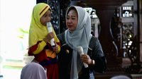 Bupati Purbalingga, Dyah Hayuning Pratiwi (Tiwi) menerima kunjungan Sebanyak 287 anak Pendidikan Anak Usia Dini (PAUD) Istiqomah Sambas Purbalingga dalam rangka outing class,  di Pendopo Dipokusumo, Selasa 05 Maret 2024. Bupati Purbalingga, Dyah Hayuning Pratiwi (Tiwi) menerima kunjungan Sebanyak 287 anak Pendidikan Anak Usia Dini (PAUD) Istiqomah Sambas Purbalingga dalam rangka outing class,  di Pendopo Dipokusumo, Selasa 05 Maret 2024.