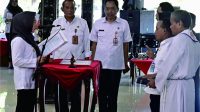 Bupati Purbalingga, Dyah Hayuning Pratiwi melantik dan mengambil sumpah 5 Pejabat Pimpinan Tinggi Pratama atau Eselon II dan 42 Pejabat Administrator atau Eselon III di lingkungan Pemkab. Bupati Purbalingga, Dyah Hayuning Pratiwi melantik dan mengambil sumpah 5 Pejabat Pimpinan Tinggi Pratama atau Eselon II dan 42 Pejabat Administrator atau Eselon III di lingkungan Pemkab.