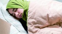 Saat puasa Ramadan, usahakan tidur tidak kurang selama 4 jam setiap malamnya.