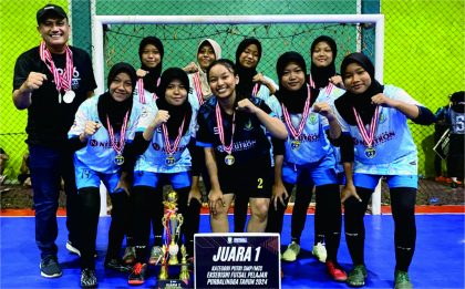 Tim Futsal putri SMP Negeri 3 Purbalingga, sukses meraih medali emas di Pekan Olahraga Pelajar Daerah (POPDA) tingkat Kabupaten Purbalingga tahun 2024. Tim Futsal putri SMP Negeri 3 Purbalingga, sukses meraih medali emas di Pekan Olahraga Pelajar Daerah (POPDA) tingkat Kabupaten Purbalingga tahun 2024.