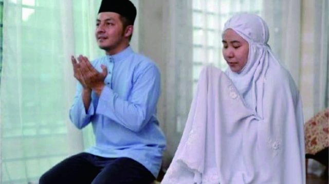 Adab dalam Berdoa Mohon Rezeki kepada Allah SWT
