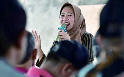 Bupati Purbalingga Dyah Hayuning Pratiwi saat menghadiri acara Peringatan 10 tahun UU Desa, di GOR Satria Kusuma, Desa Kembangan, Kecamatan Bukateja, Jum'at 01 Maret 2024. Bupati Purbalingga Dyah Hayuning Pratiwi saat menghadiri acara Peringatan 10 tahun UU Desa, di GOR Satria Kusuma, Desa Kembangan, Kecamatan Bukateja, Jum'at 01 Maret 2024.