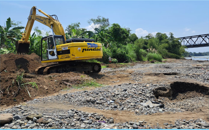 Normalisasi Sungai Klawing dengan membuat sodetan di wilayah Desa Penaruban, Kecamatan Kaligondang dilanjutkan kembali menggunakan Excavator PC/200