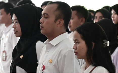 Sebanyak 220 pejabat fungsional di lingkungan Pemkab Purbalingga mengambil sumpah, di Pendopo Dipokusumo, Rabu 24 April 2024. Sebanyak 220 pejabat fungsional di lingkungan Pemkab Purbalingga mengambil sumpah, di Pendopo Dipokusumo, Rabu 24 April 2024.