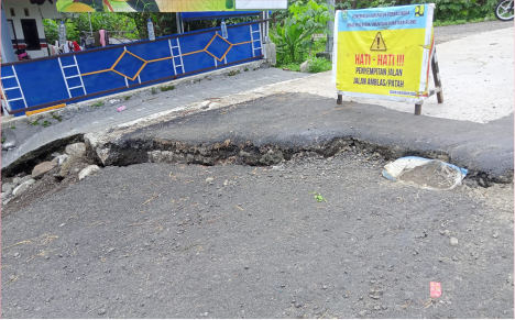 Badan jalan menuju jembatan merah dari arah Pengadegan tepatnya di Desa Tegalpingen, Kecamatan Pengadegan amblas lagi, Senin 29 April 2024. Badan jalan menuju jembatan merah dari arah Pengadegan tepatnya di Desa Tegalpingen, Kecamatan Pengadegan amblas lagi, Senin 29 April 2024.