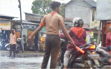 Anggota Pramuka di Kwatir Ranting (Kwarran) Kecamatan Purbalingga, Kabupaten melaksanakan kegiatan Aksi Pramuka Peduli Karya Bakti Lebaran (APPKBL) 2024.