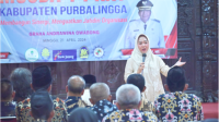 Bupati Purbalingga Dyah Hayuning Pratiwi memberikan pengarahan dalam Musyawarah Daerah (Musda) Paguyuban Ketua Rukun Tetangga (PKRT) Kabupaten Purbalingga, di Andrawina Hotel Owabong Purbalingga, Minggu 21 April 2024 Bupati Purbalingga Dyah Hayuning Pratiwi memberikan pengarahan dalam Musyawarah Daerah (Musda) Paguyuban Ketua Rukun Tetangga (PKRT) Kabupaten Purbalingga, di Andrawina Hotel Owabong Purbalingga, Minggu 21 April 2024