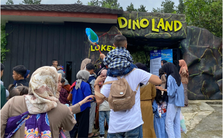 Wisatawan mengunjungi Desa Wisata Lembah Asri Serang (D'Las) di Desa Serang Kecamatan Karangreja saat libur lebaran 2024