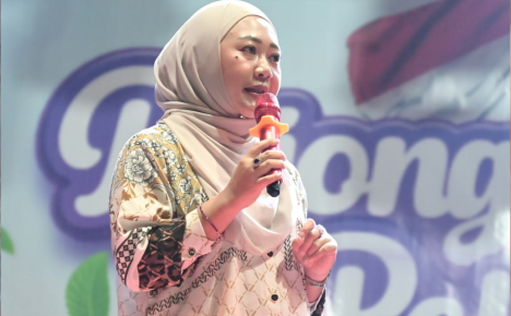 Bupati Purbalingga, Dyah Hayuning Pratiwi saat acara Bojong Bersholawat dan Pelantikan Pengurus Pimpinan Ranting Ikatan Pelajar Nahdlatul Ulama (IPNU) dan Ikatan Pelajar Putri Nahdlatul Ulama (IPPNU) Desa, Jum'at 17 Mei 2024. Bupati Purbalingga, Dyah Hayuning Pratiwi saat acara Bojong Bersholawat dan Pelantikan Pengurus Pimpinan Ranting Ikatan Pelajar Nahdlatul Ulama (IPNU) dan Ikatan Pelajar Putri Nahdlatul Ulama (IPPNU) Desa, Jum'at 17 Mei 2024.