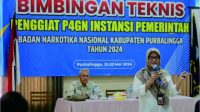 Kepala Dinkominfo Purbalingga, Jiah Palupi Twihantarti menjadi narasumber dalam Bimbingan Teknis untuk pegiat Pencegahan dan Pemberantasan Penyalahgunaan dan Peredaran Gelap Narkotika (P4GN) di 15 Puskesmas se-wilayah Kabupaten Purbalingga, di Wisma Asri Tien Catering Purbalingga, Selasa 22 Mei 2024. Kepala Dinkominfo Purbalingga, Jiah Palupi Twihantarti menjadi narasumber dalam Bimbingan Teknis untuk pegiat Pencegahan dan Pemberantasan Penyalahgunaan dan Peredaran Gelap Narkotika (P4GN) di 15 Puskesmas se-wilayah Kabupaten Purbalingga, di Wisma Asri Tien Catering Purbalingga, Selasa 22 Mei 2024.