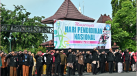 Upacara Hari Pendidikan Nasional (Hardiknas) Tahun 2024, di Halaman Pendopo Dipokusumo, Kamis 2 Mei 2024. Upacara Hari Pendidikan Nasional (Hardiknas) Tahun 2024, di Halaman Pendopo Dipokusumo, Kamis 2 Mei 2024.