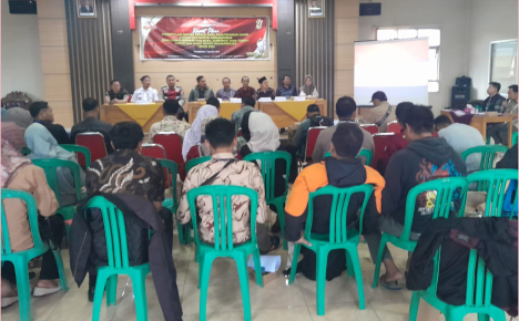 Rapat Pleno Terbuka Rekapitulasi Daftar Pemilih Hasil Pemutakhiran (DPHP) untuk pemilihan Gubernur dan Wakil Gubernur Jawa Tengah, serta Pemilihan Bupati dan Wakil Bupati Banjarnegara, di Aula Kecamatan Karangkobar, Rabu 7 Agustus 2024 Rapat Pleno Terbuka Rekapitulasi Daftar Pemilih Hasil Pemutakhiran (DPHP) untuk pemilihan Gubernur dan Wakil Gubernur Jawa Tengah, serta Pemilihan Bupati dan Wakil Bupati Banjarnegara, di Aula Kecamatan Karangkobar, Rabu 7 Agustus 2024