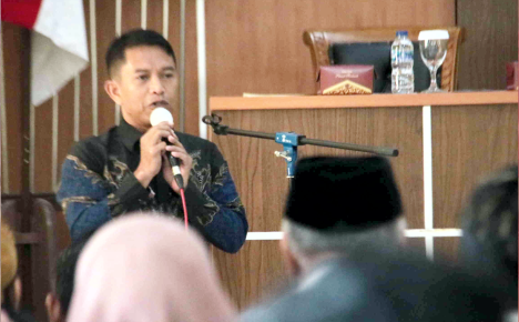 Ketua Komisi Pemilihan Umum (KPU) Kabupaten Purbalingga, Zamaahsari Ramzah dalam Rapat Pleno Terbuka di Aula KPU Purbalingga, Minggu 11 Agustus 2024