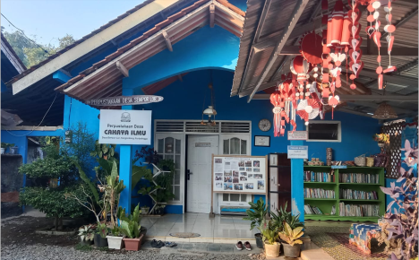 Perpustakaan Desa (Perpusdes) Cahaya Ilmu Desa Sempor Lor, Kecamatan Kaligondang, Kabupaten Purbalingga meraih penghargaan Perpusdes terbaik saat Apresiasi Bangga Membangun Desa Tahun 2024.