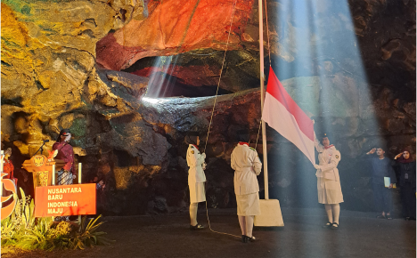 Kepala Dinas Pemuda Olahraga dan Pariwisata (Dinporapar) Kabupaten Purbalingga, R Budi Setiawan menjadi Inspektur Upacara pengibaran bendera merah putih di goa balai pertemuan agung, Goa Lawa Purbalingga, Sabtu 17 Agustus 2024. Kepala Dinas Pemuda Olahraga dan Pariwisata (Dinporapar) Kabupaten Purbalingga, R Budi Setiawan menjadi Inspektur Upacara pengibaran bendera merah putih di goa balai pertemuan agung, Goa Lawa Purbalingga, Sabtu 17 Agustus 2024.