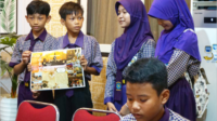 Siswa SMP Negeri 1 Purbalingga melaksanakan Proyek Penguatan Profil Pelajar Pancasila (P5) dengan membuat majalah dinding (mading) elektronik yang berisi kekayaan budaya khususnya Jawa dan keanekaragaman agama di Indonesia, Kamis 29 Agustus 2024 Siswa SMP Negeri 1 Purbalingga melaksanakan Proyek Penguatan Profil Pelajar Pancasila (P5) dengan membuat majalah dinding (mading) elektronik yang berisi kekayaan budaya khususnya Jawa dan keanekaragaman agama di Indonesia, Kamis 29 Agustus 2024