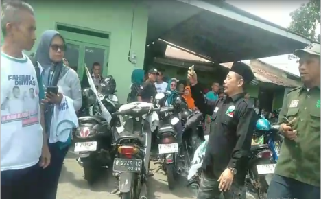 Tangkapan video yang beredar, saat simpatisan Fahmi-Dimas menyabotase sekretariat Partai Kebangkitan Bangsa (PKB) Purbalingga, di Jalan Letnan Sudani Purbalingga, Kamis 29 Agustus 2024.