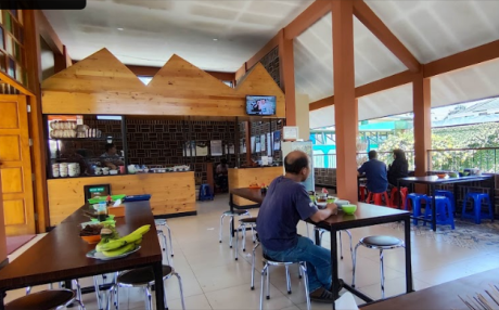 Soto Broto Wonosobo mempunyai ruangan yang sangat luas. Foto: tabloidelemen.com